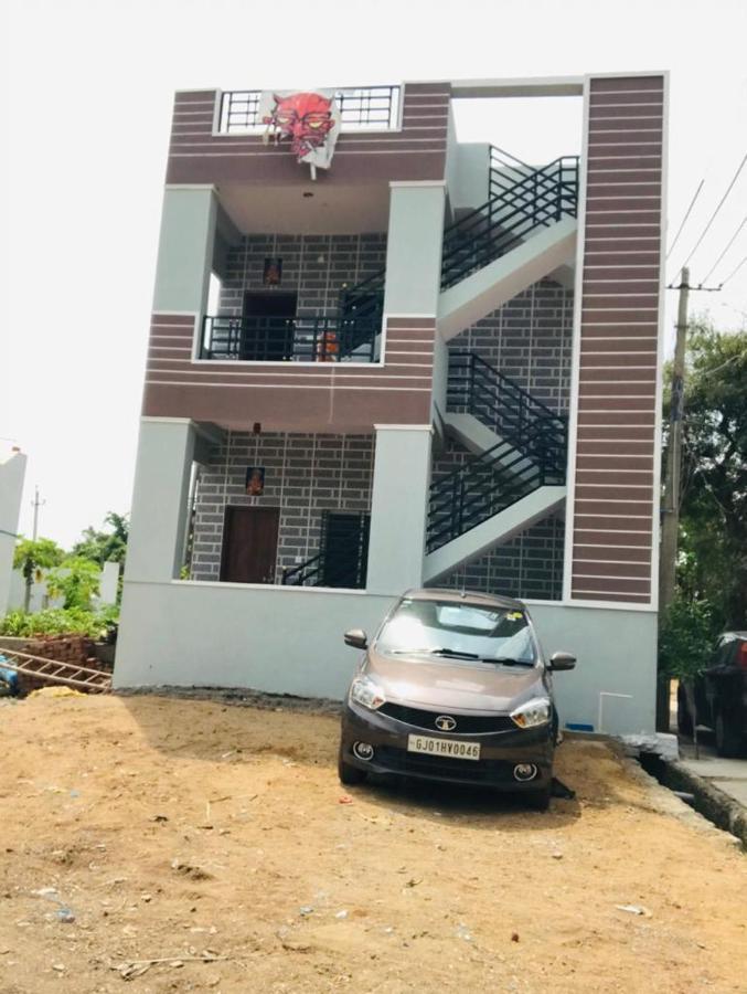 Veeru Homestay ホスペット エクステリア 写真