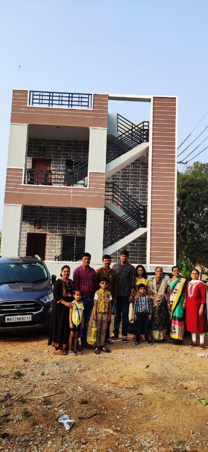 Veeru Homestay ホスペット エクステリア 写真